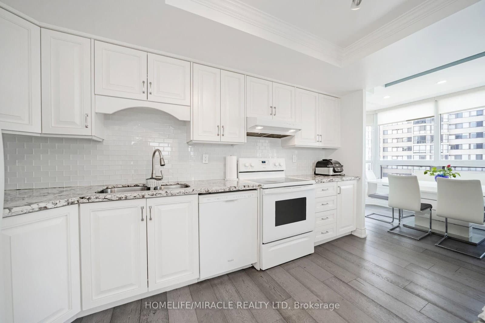 8 Lisa Street, Unit 1802 thumbnail 33