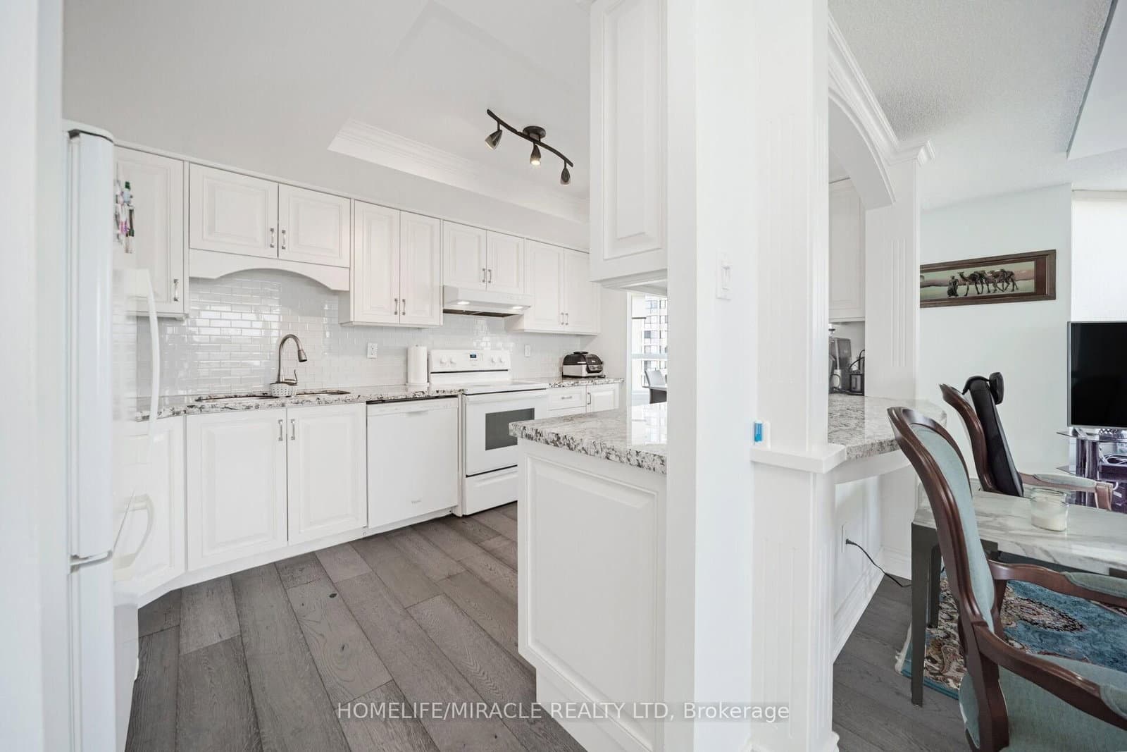 8 Lisa Street, Unit 1802 thumbnail 34