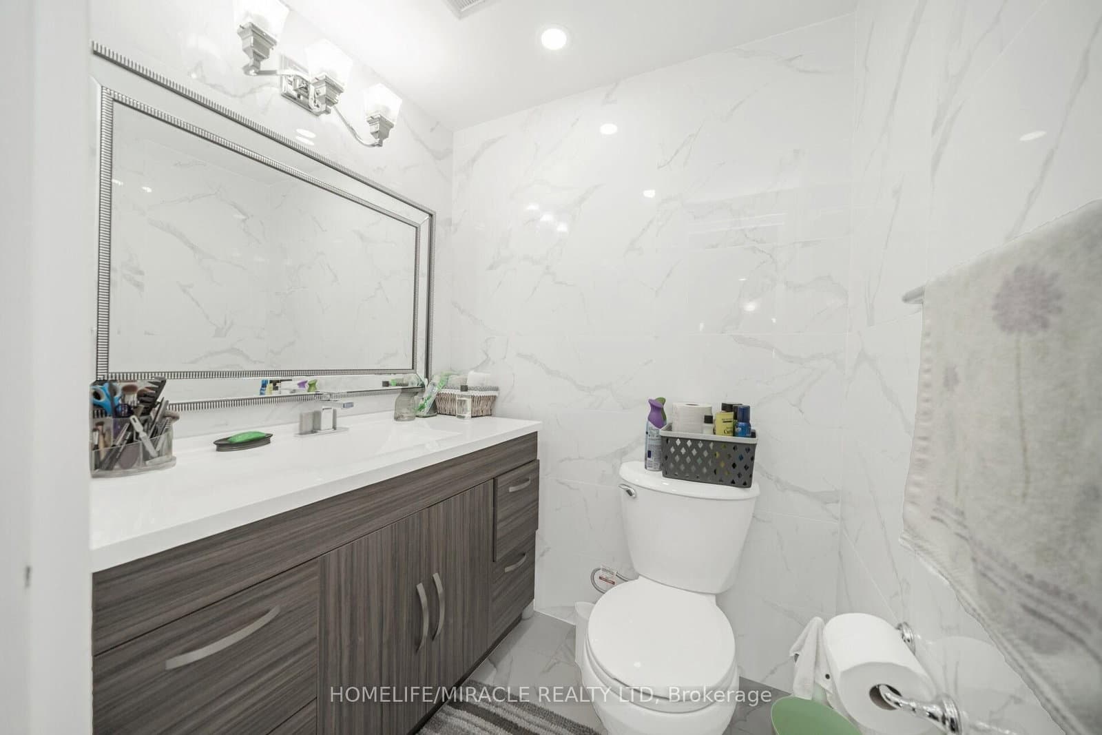 8 Lisa Street, Unit 1802 thumbnail 37