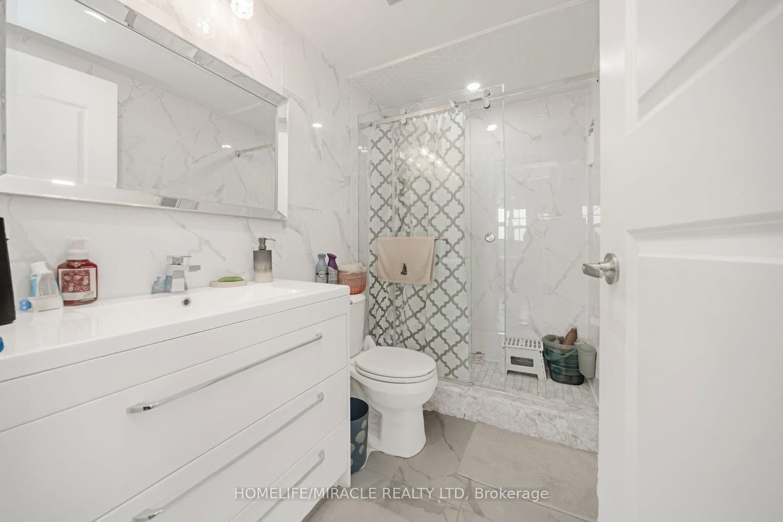 8 Lisa Street, Unit 1802 thumbnail 38