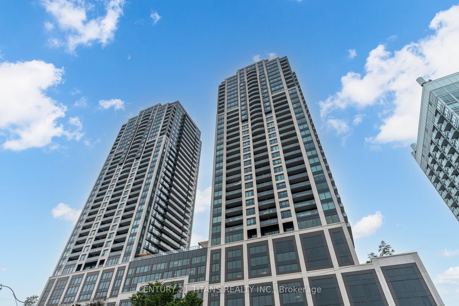 #4010 - 1926 Lakeshore Boulevard