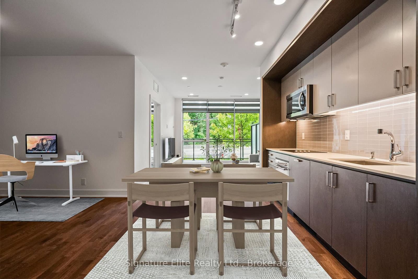 #G28 - 1575 Lakeshore Road W