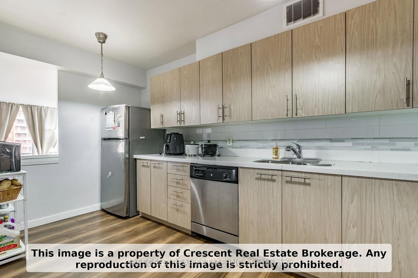 9 Four Winds Drive SW, Unit 710 thumbnail 12
