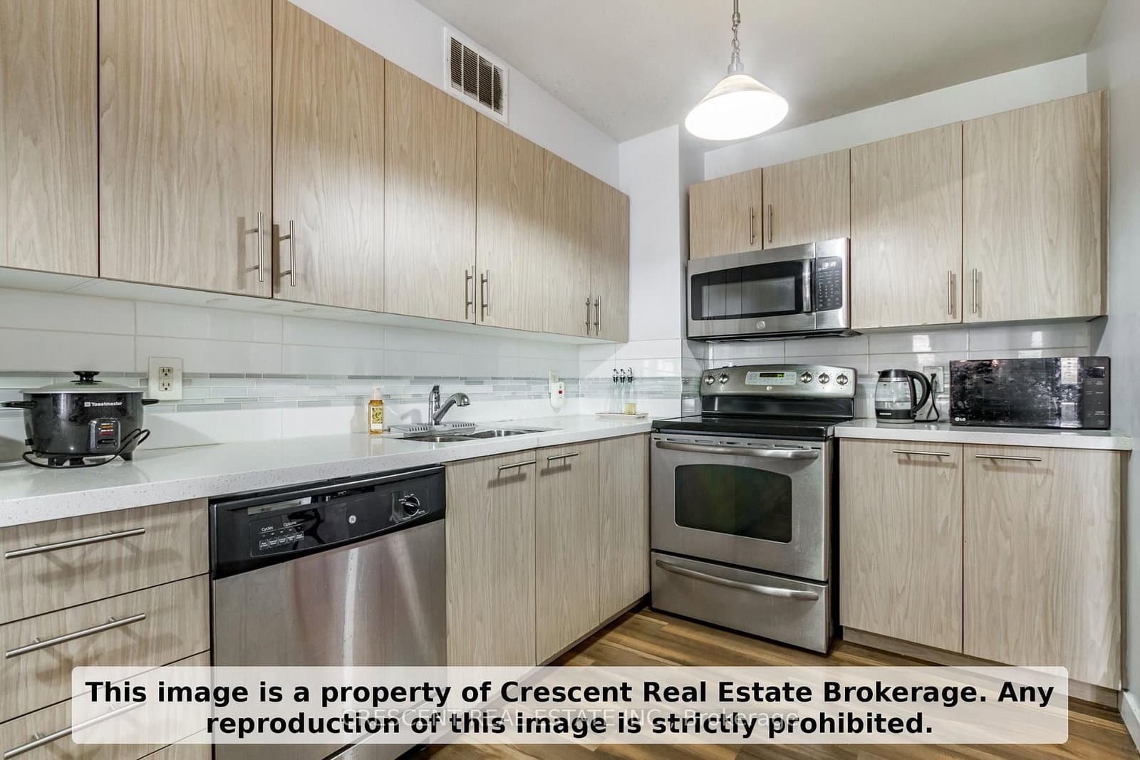 9 Four Winds Drive SW, Unit 710 thumbnail 13