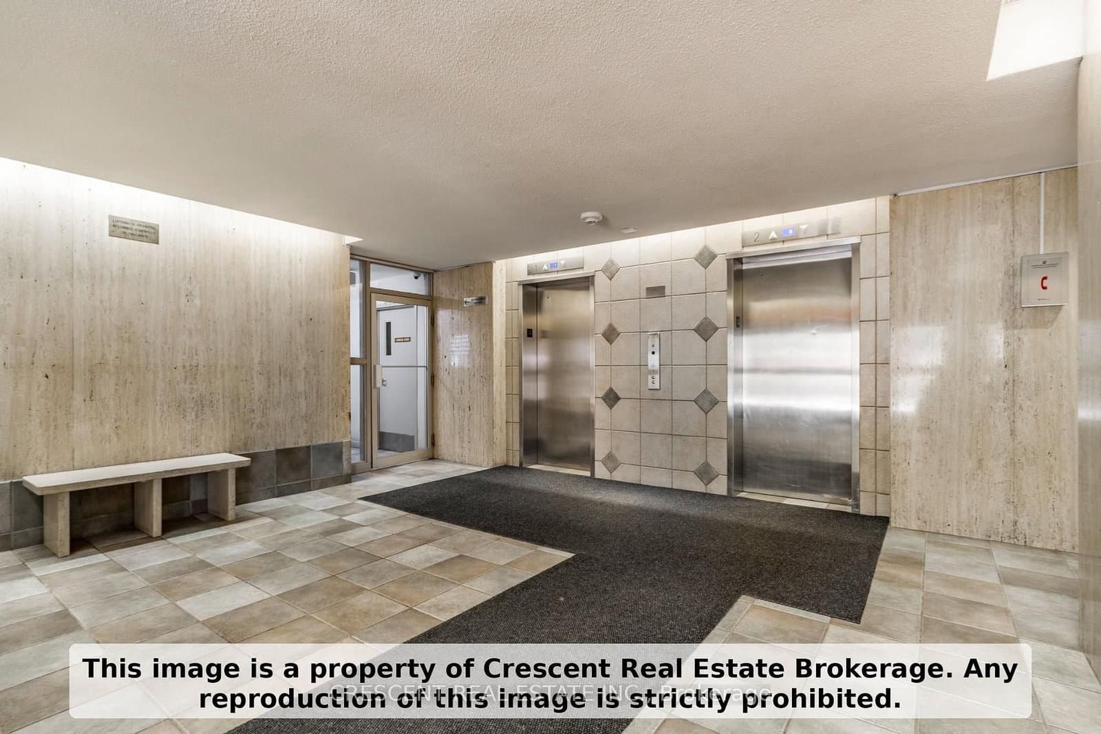 9 Four Winds Drive SW, Unit 710 thumbnail 4