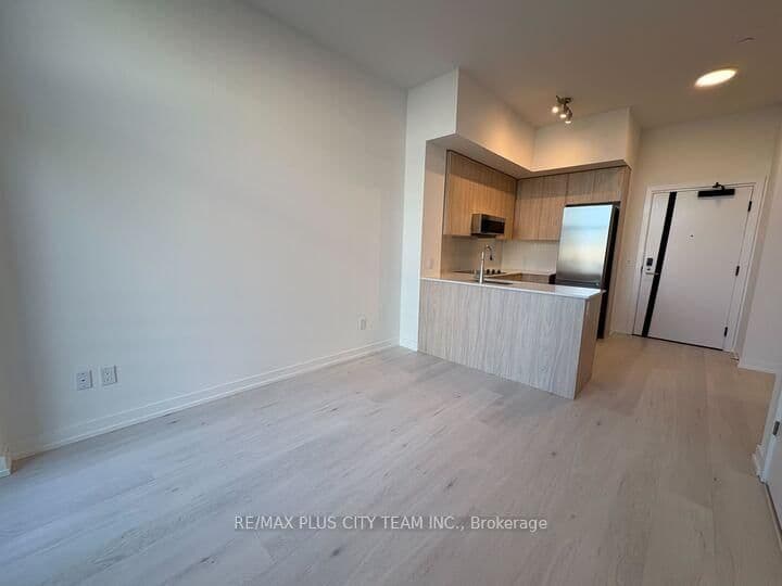 2501 Saw Whet Boulevard, Unit 104