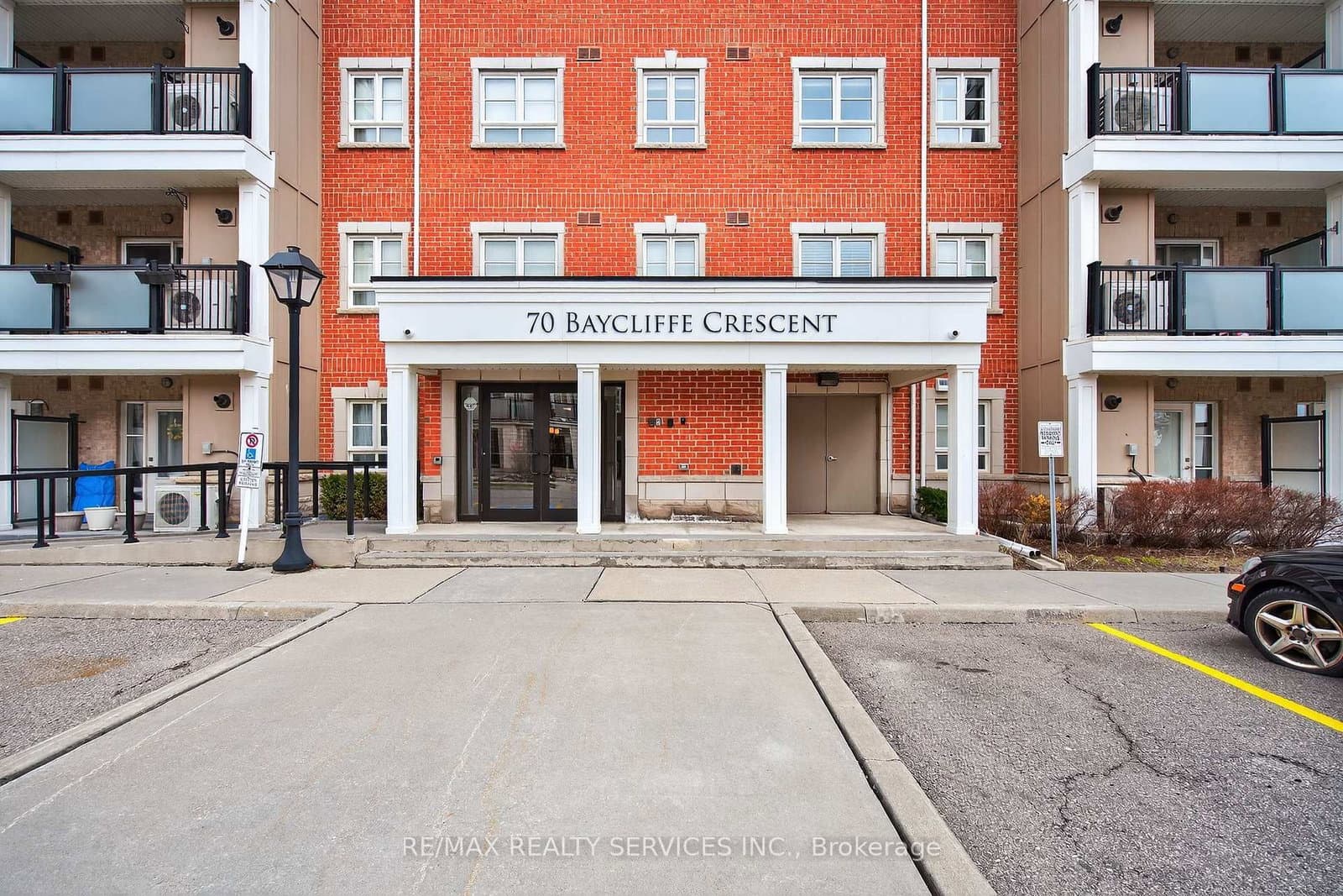 70 Baycliffe Crescent, Unit 301 thumbnail 18