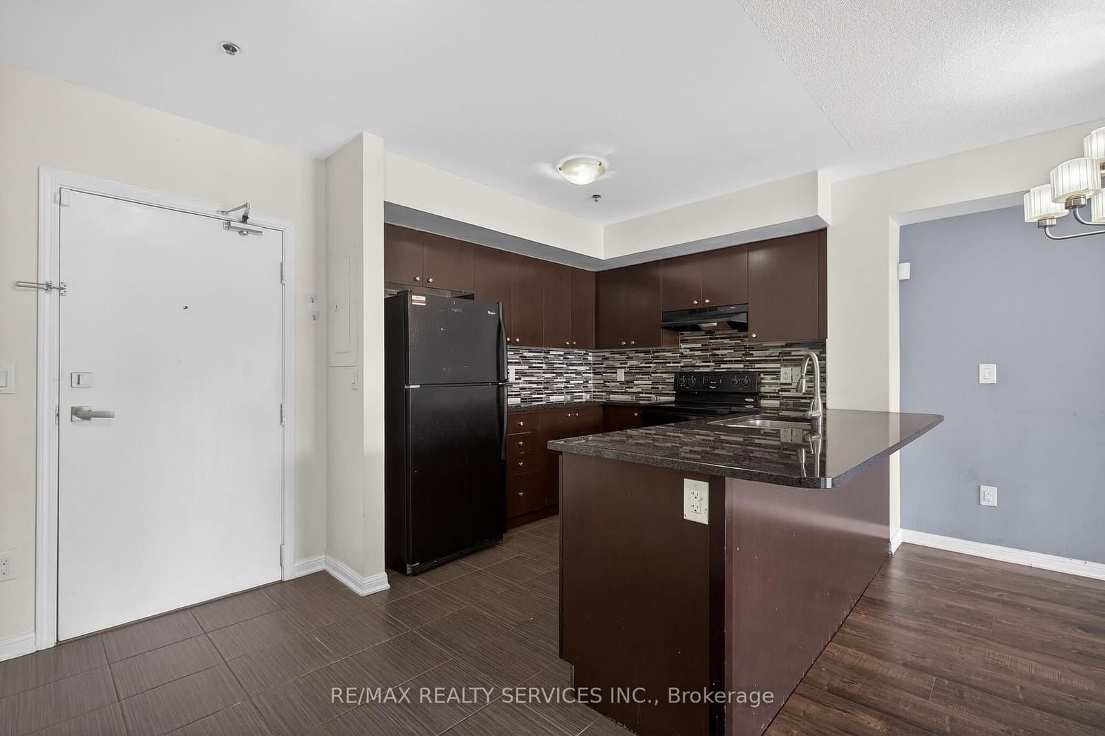 70 Baycliffe Crescent, Unit 301 thumbnail 19