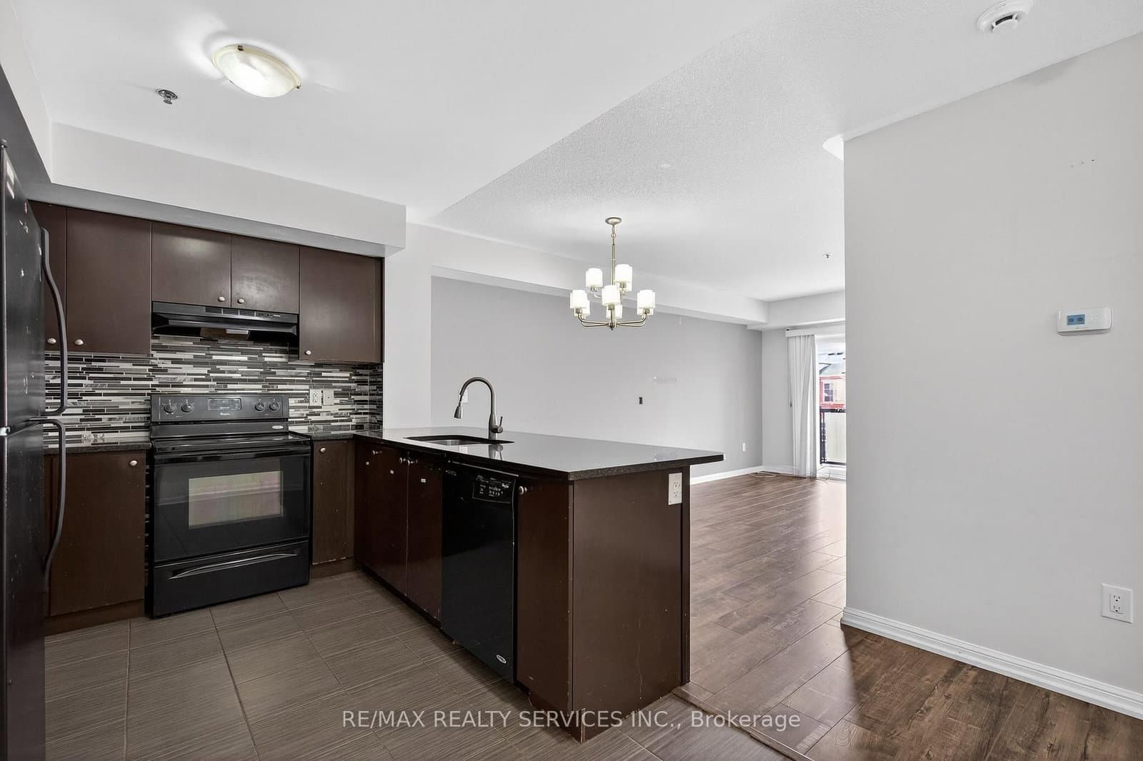 70 Baycliffe Crescent, Unit 301 thumbnail 20
