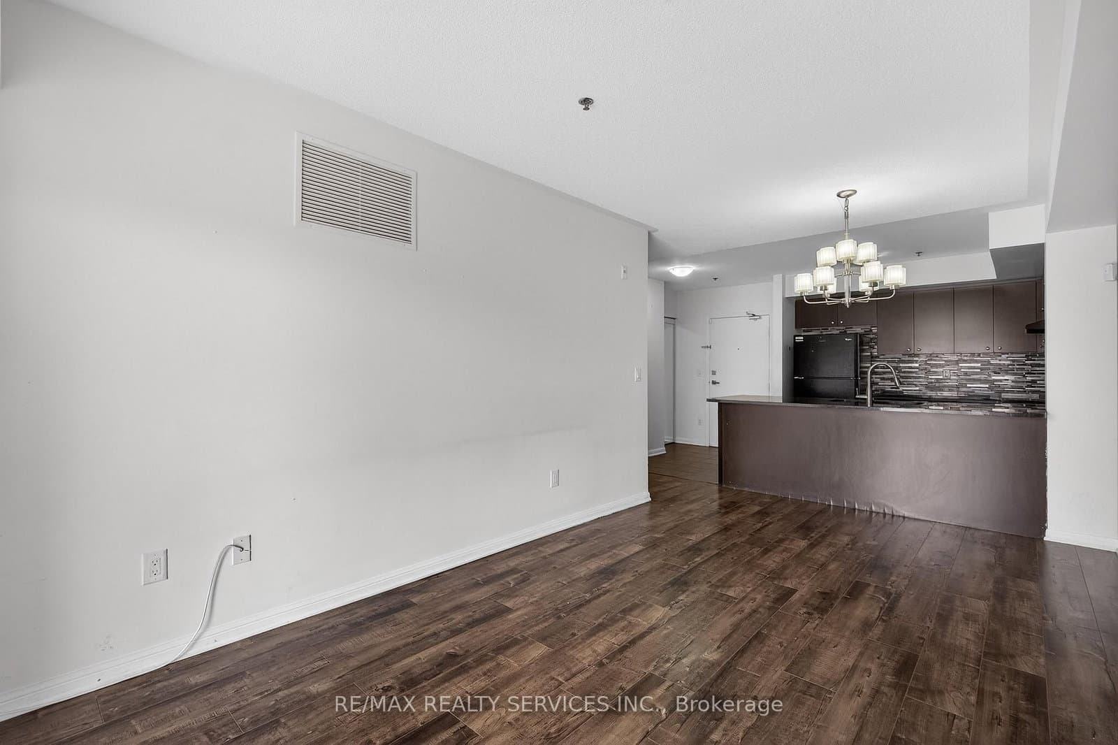 70 Baycliffe Crescent, Unit 301 thumbnail 27