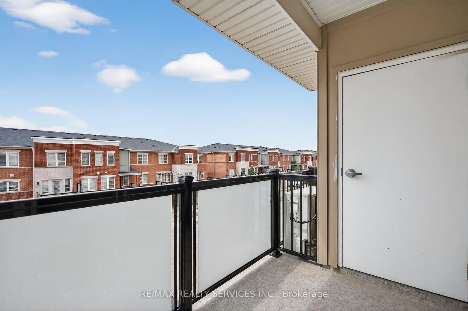 70 Baycliffe Crescent, Unit 301 thumbnail 31