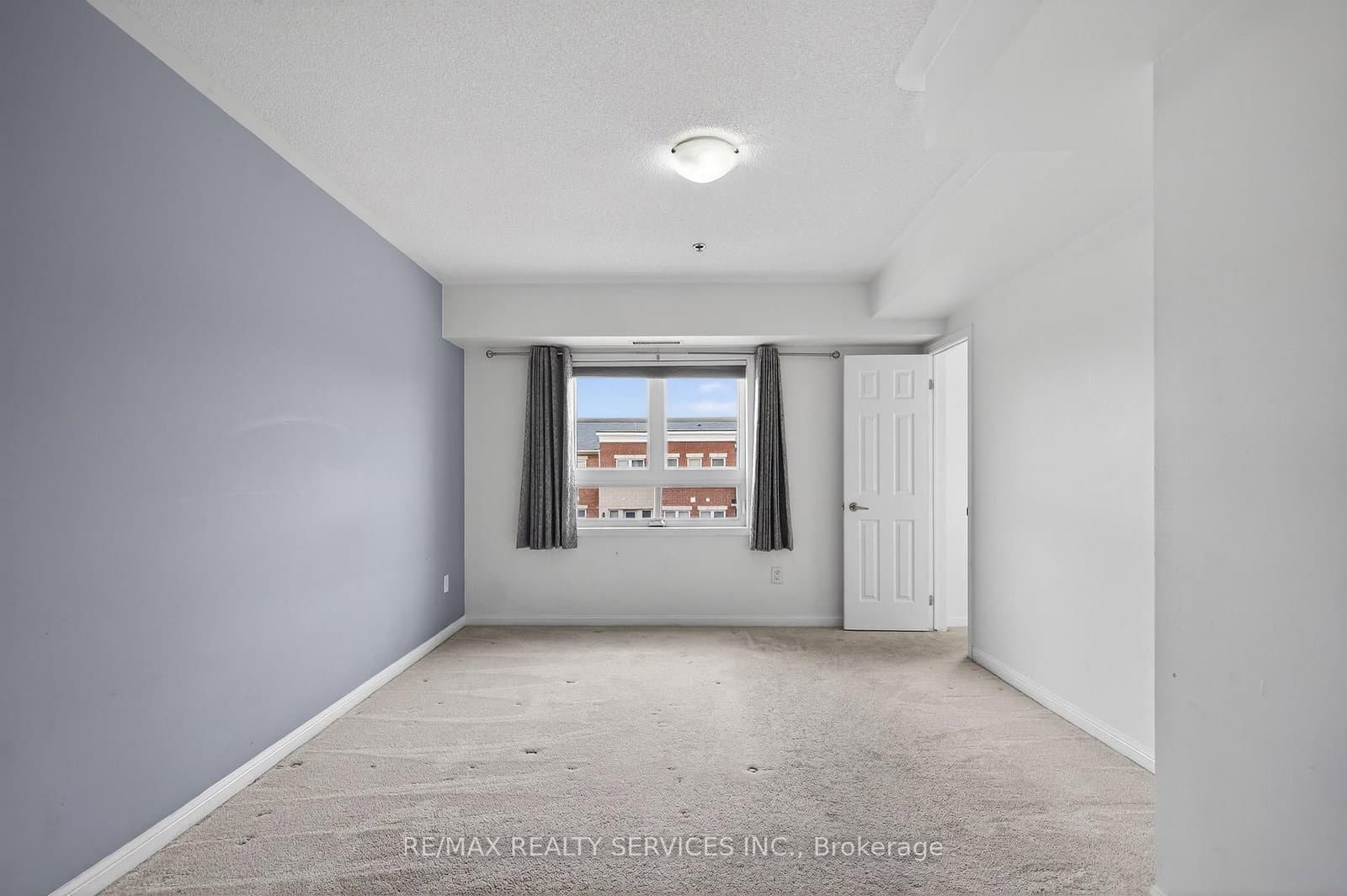 70 Baycliffe Crescent, Unit 301 thumbnail 35