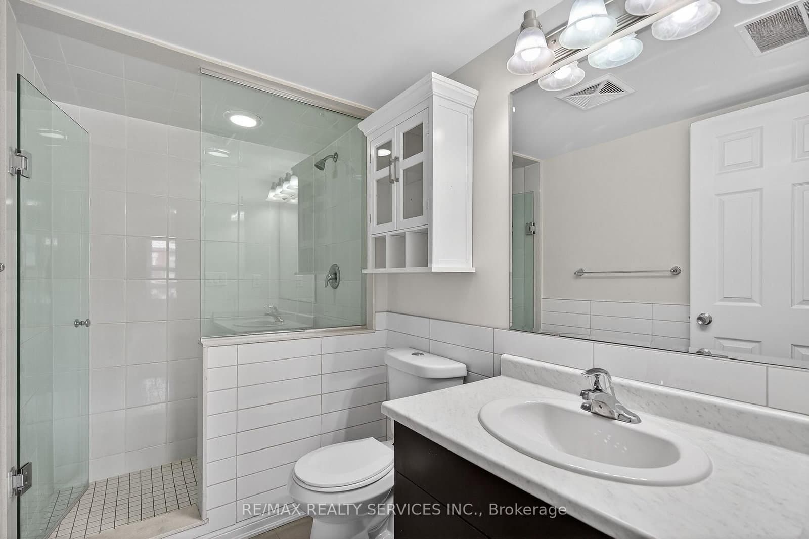 70 Baycliffe Crescent, Unit 301 thumbnail 41