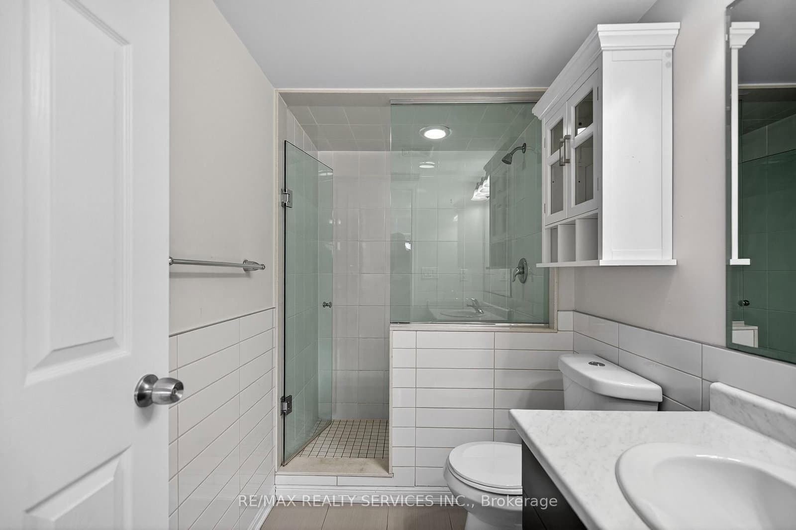 70 Baycliffe Crescent, Unit 301 thumbnail 42