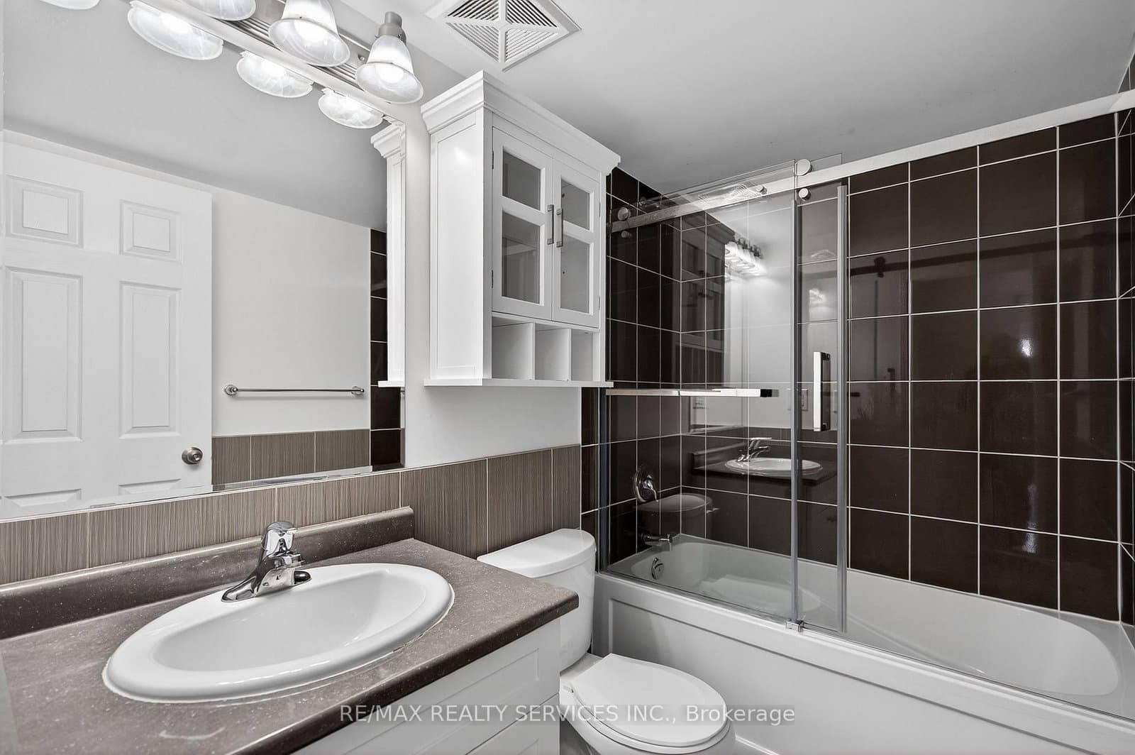 70 Baycliffe Crescent, Unit 301 thumbnail 47
