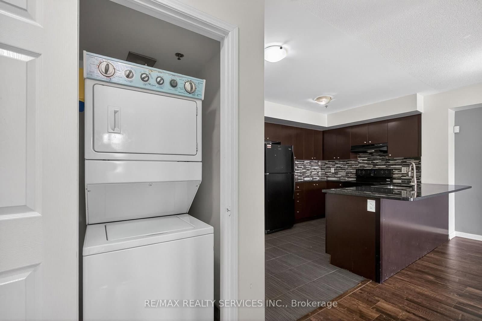 70 Baycliffe Crescent, Unit 301 thumbnail 49