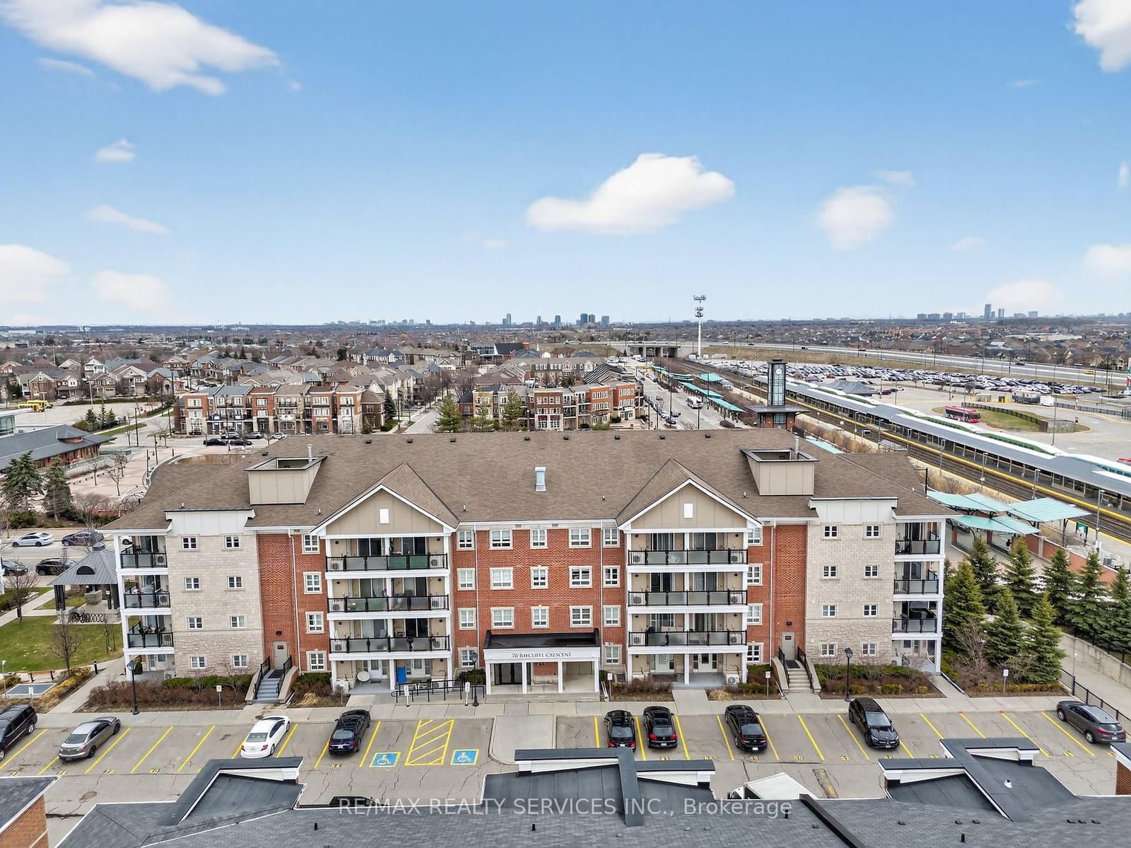 70 Baycliffe Crescent, Unit 301 thumbnail 6