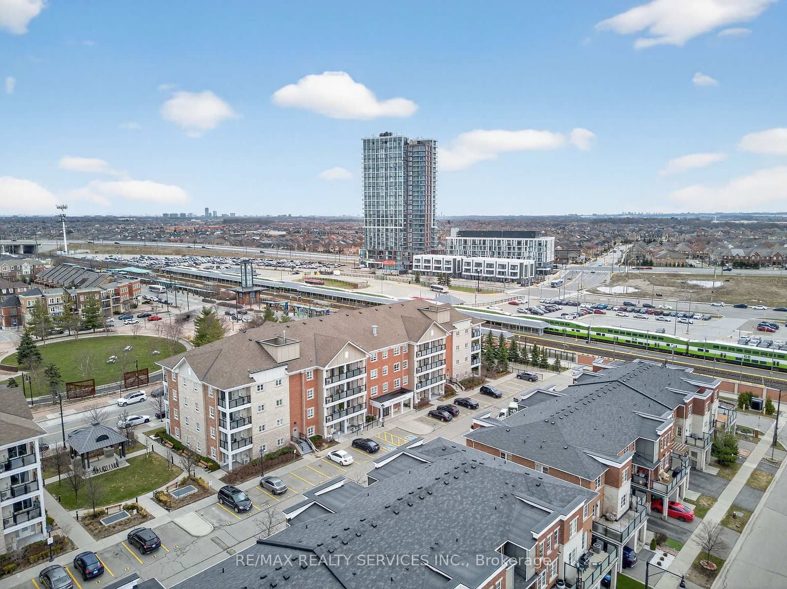 70 Baycliffe Crescent, Unit 301 thumbnail 7