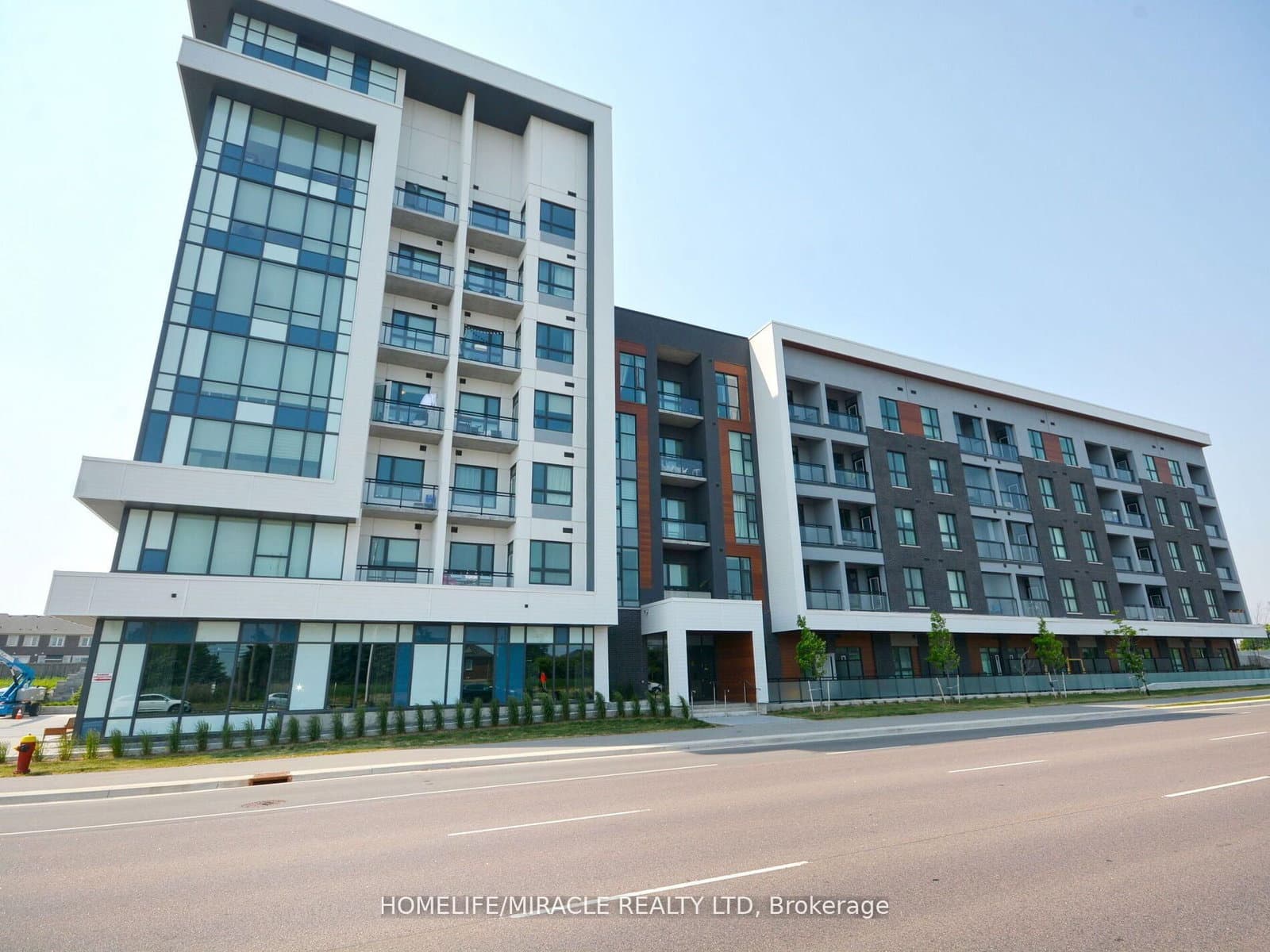 #219 - 95 Dundas Street W