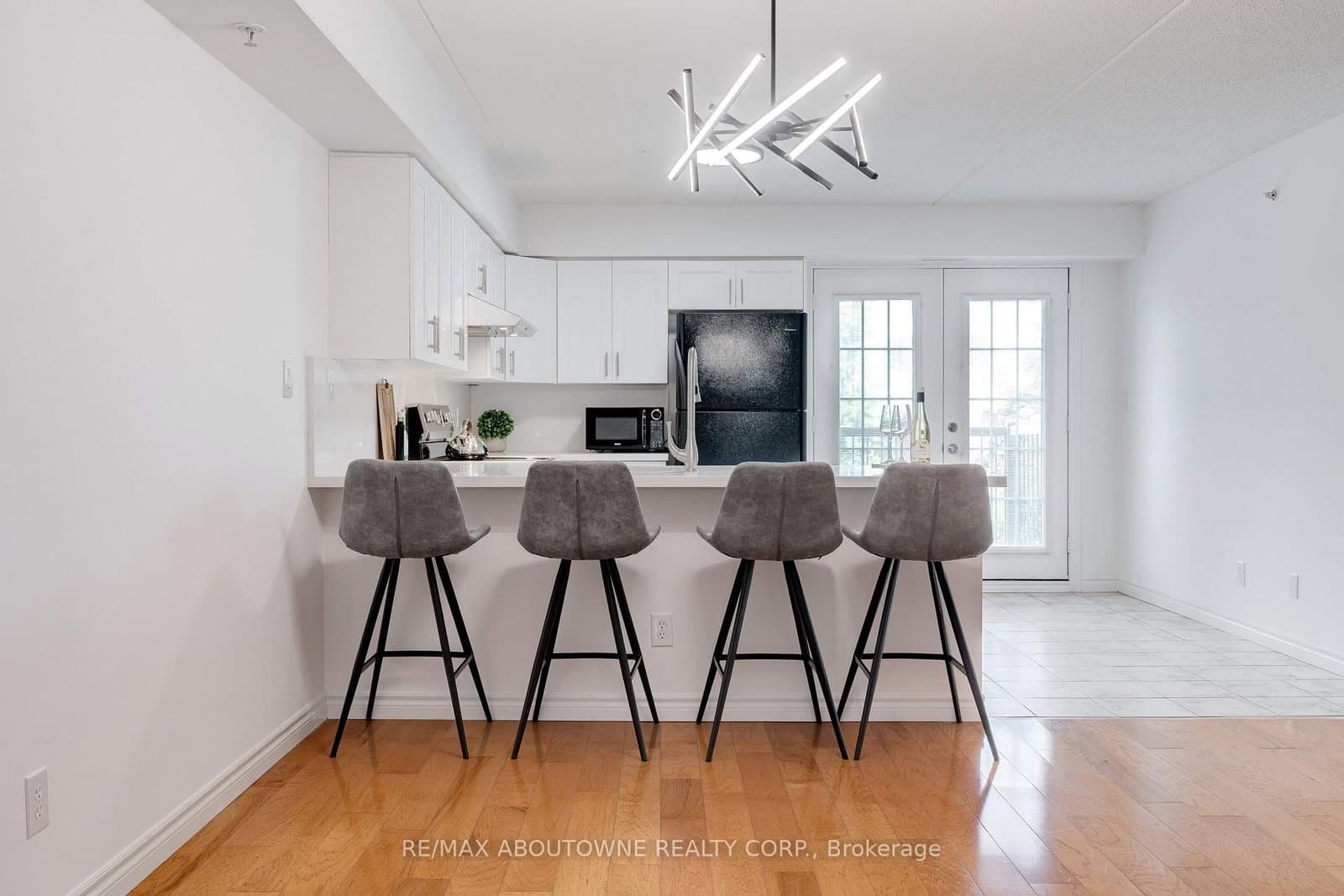 1460 Bishops Gate, Unit 212 thumbnail 4
