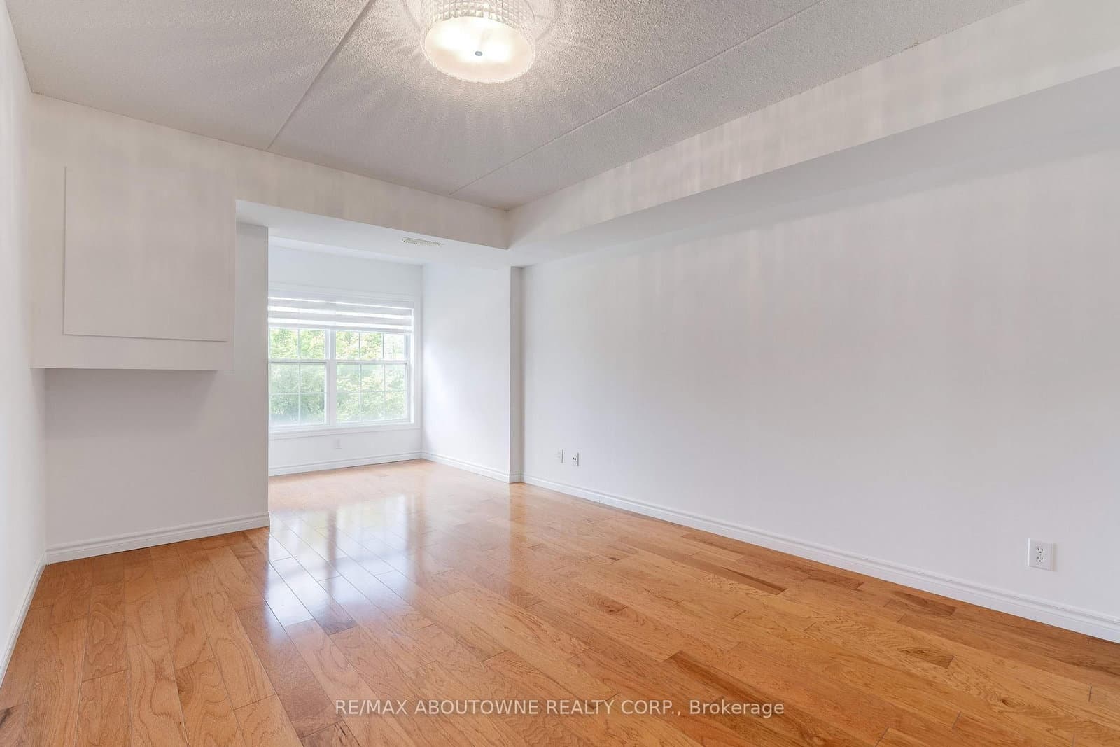 1460 Bishops Gate, Unit 212 thumbnail 9