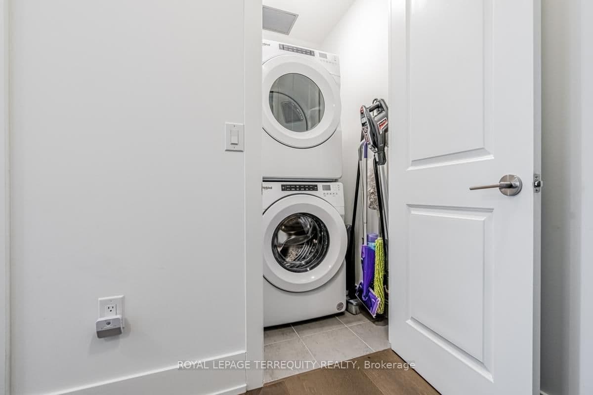 1063 Douglas McCurdy Common, Unit 702 thumbnail 17