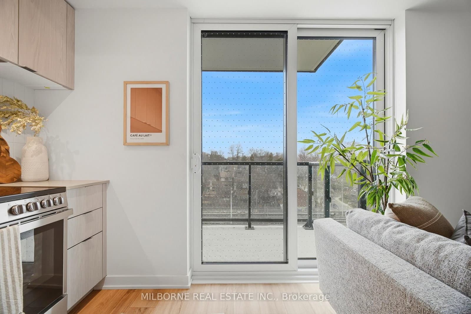 #516 - 1660 Bloor Street W