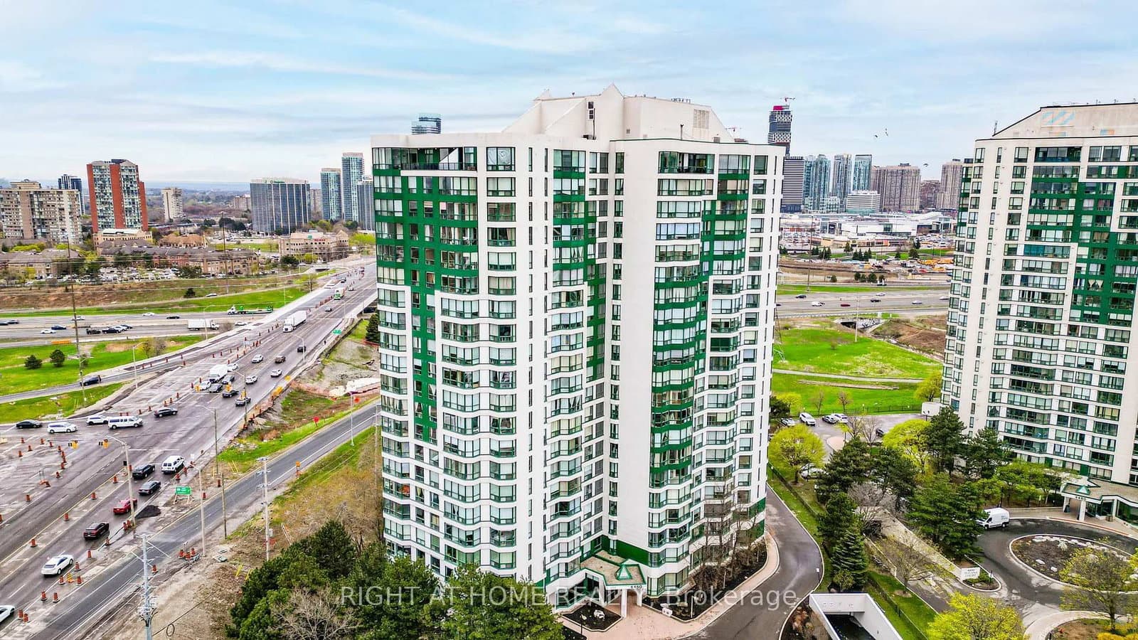 #1105 - 4450 Tucana Court