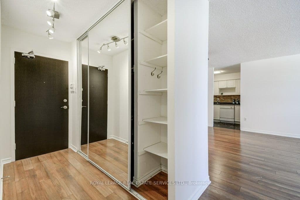 212 Kerr Street, Unit 404 thumbnail 12