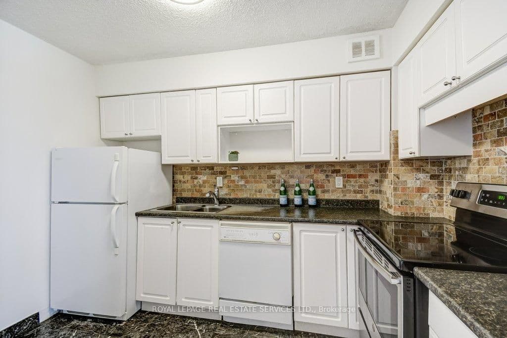 212 Kerr Street, Unit 404 thumbnail 17