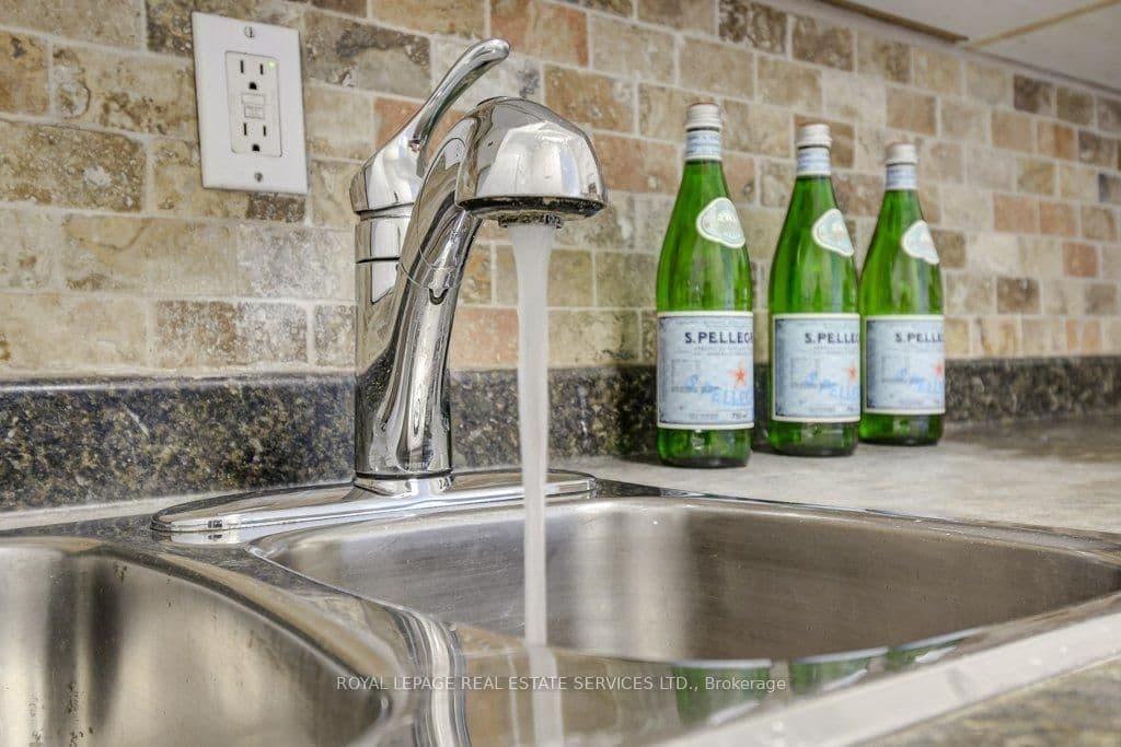 212 Kerr Street, Unit 404 thumbnail 19