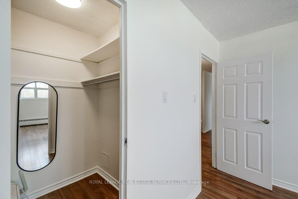 212 Kerr Street, Unit 404 thumbnail 23