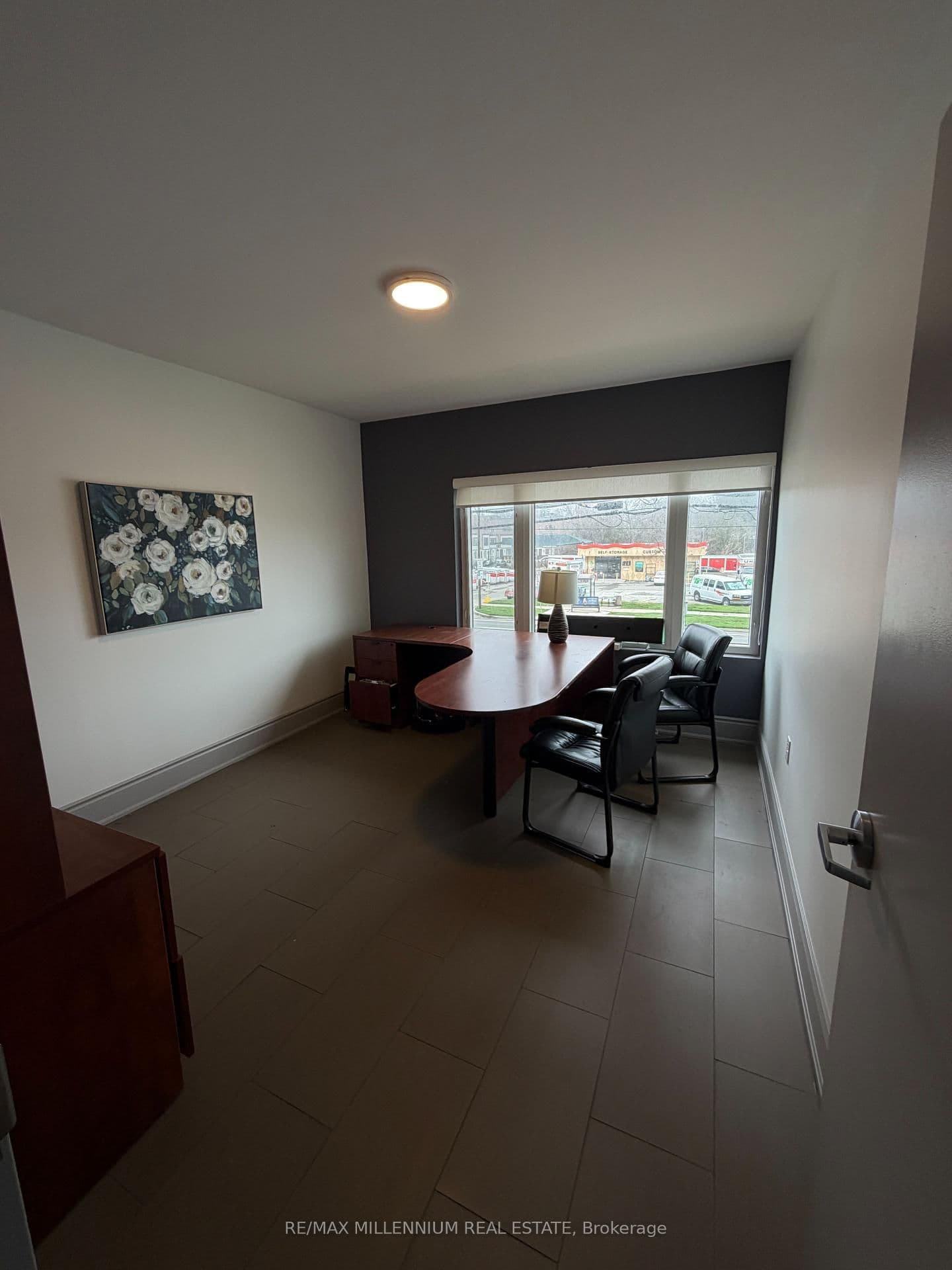 418 Plains Road E thumbnail 3