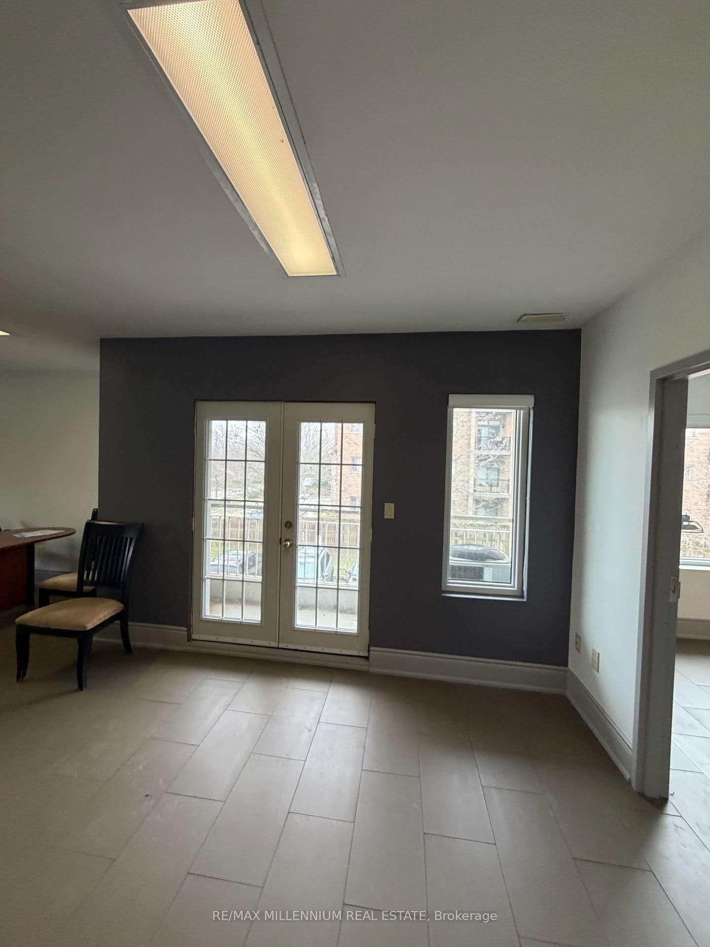 418 Plains Road E thumbnail 7