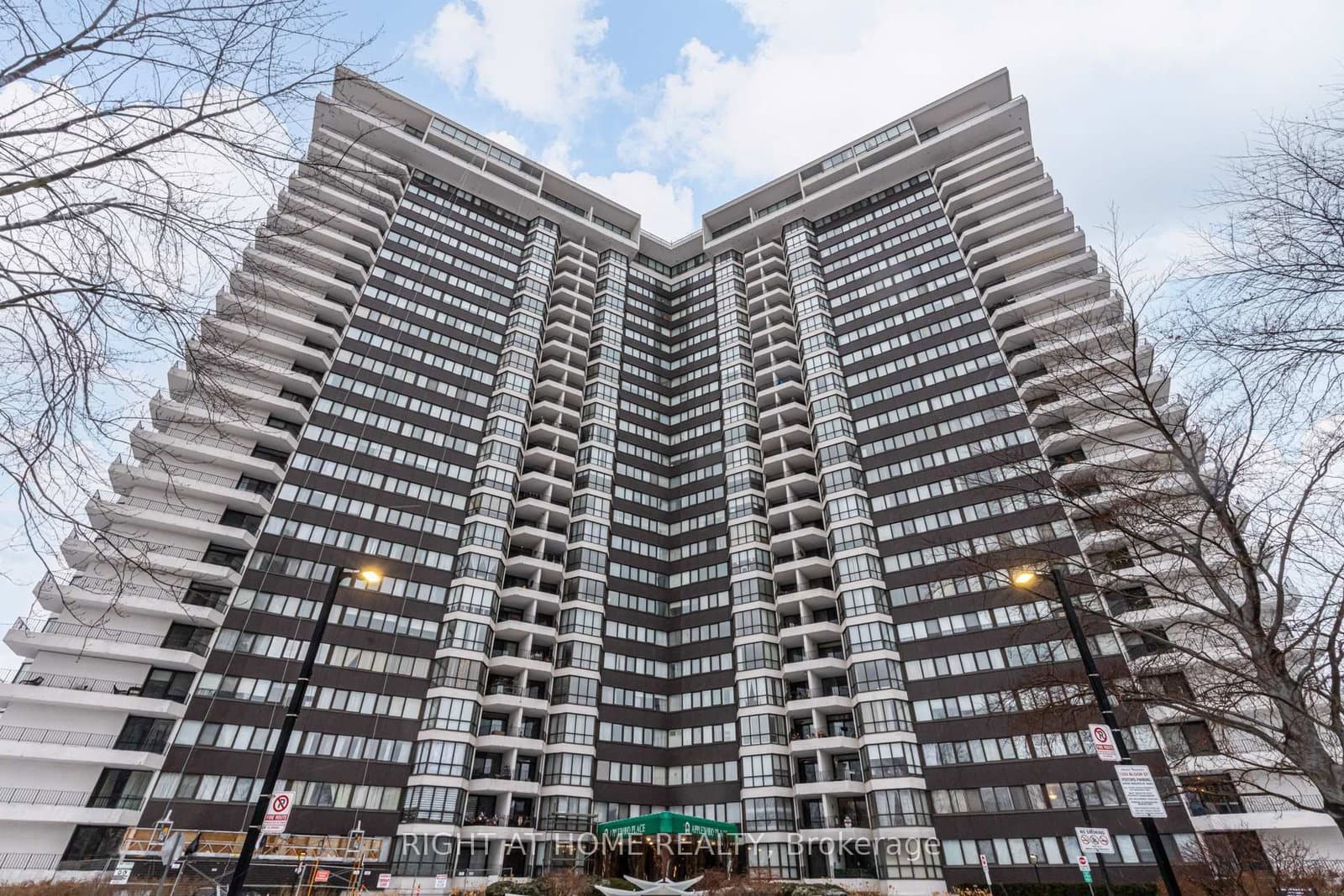 #606 - 1333 Bloor Street