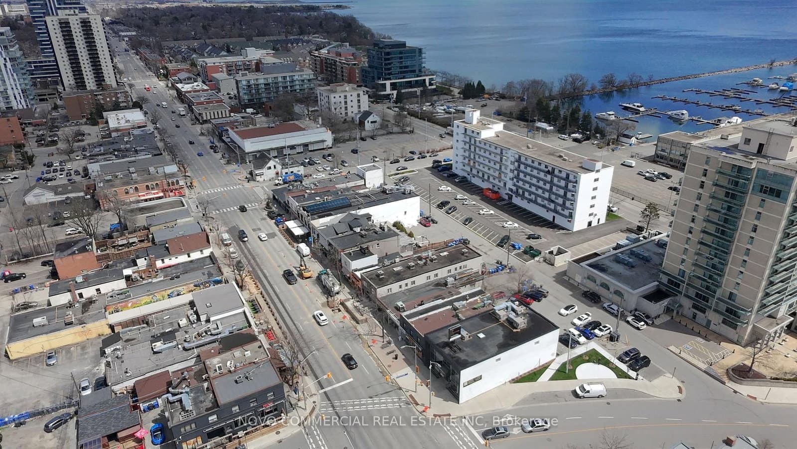 39 Lakeshore Road E thumbnail 5