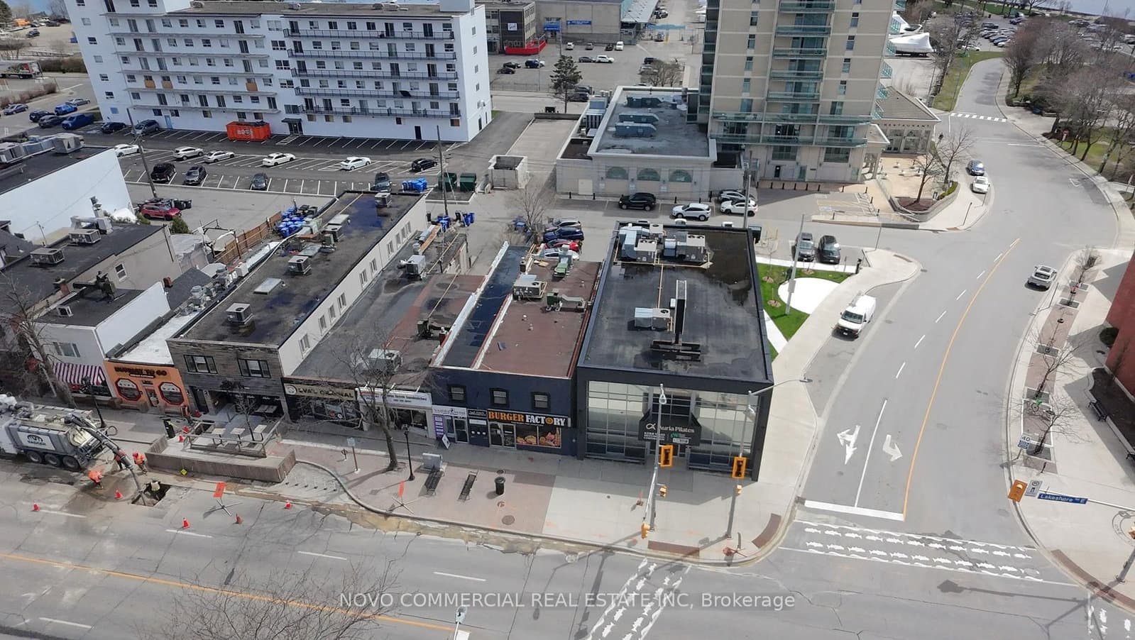 47 Lakeshore Road E thumbnail 4