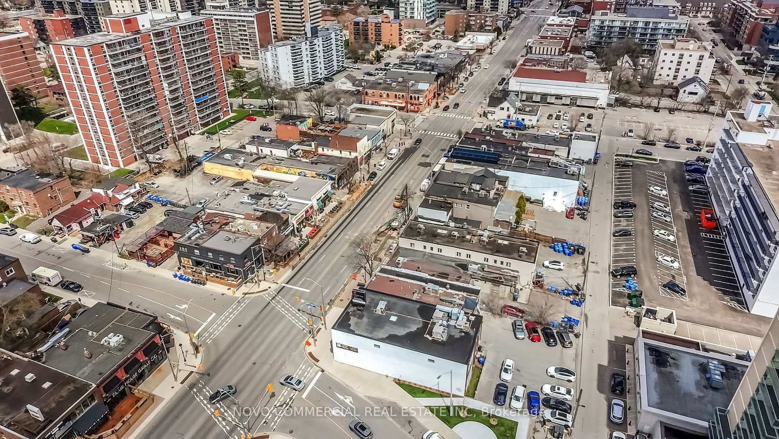 47 Lakeshore Road E thumbnail 6