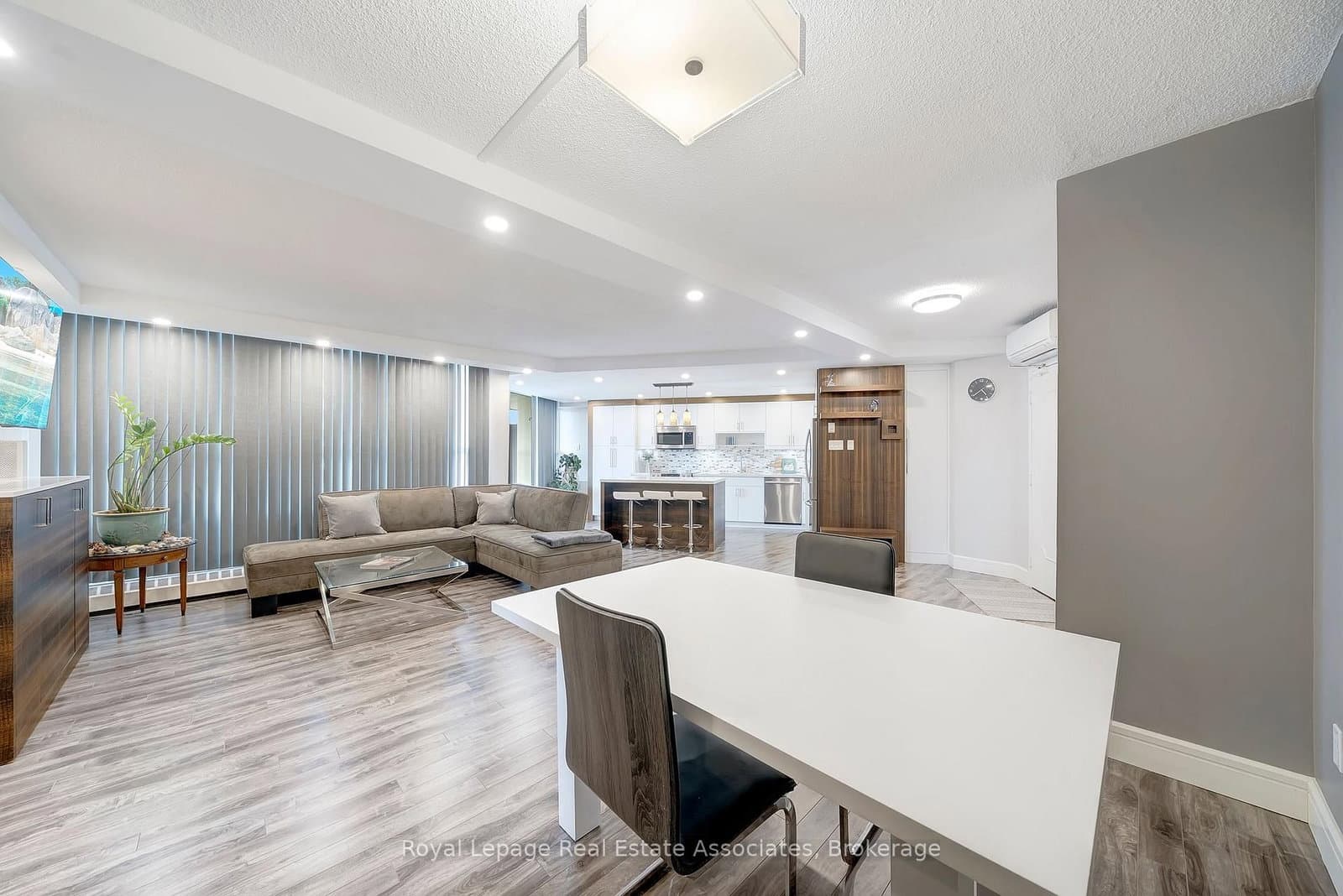 335 Mill Road, Unit 1406 thumbnail 15