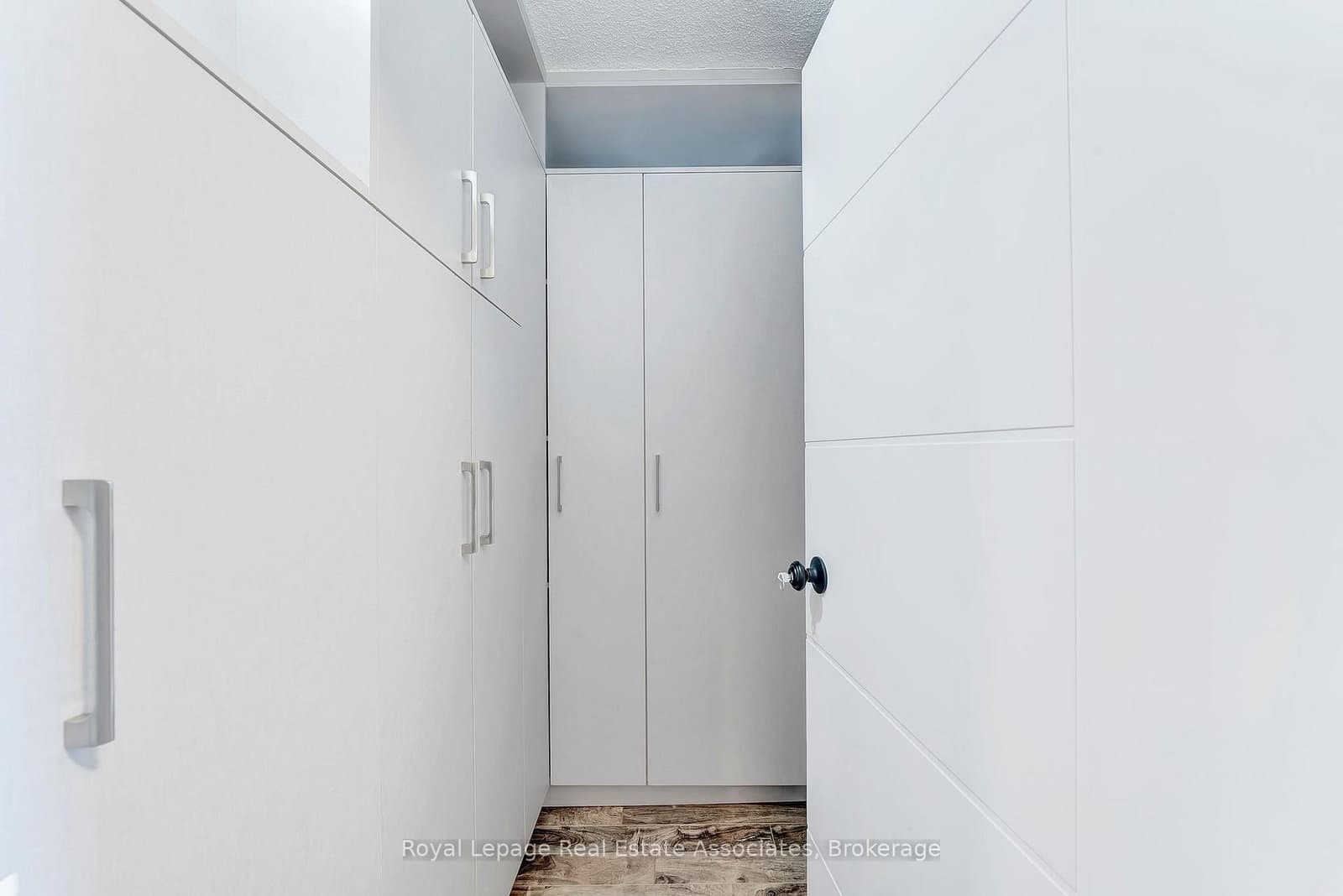 335 Mill Road, Unit 1406 thumbnail 17