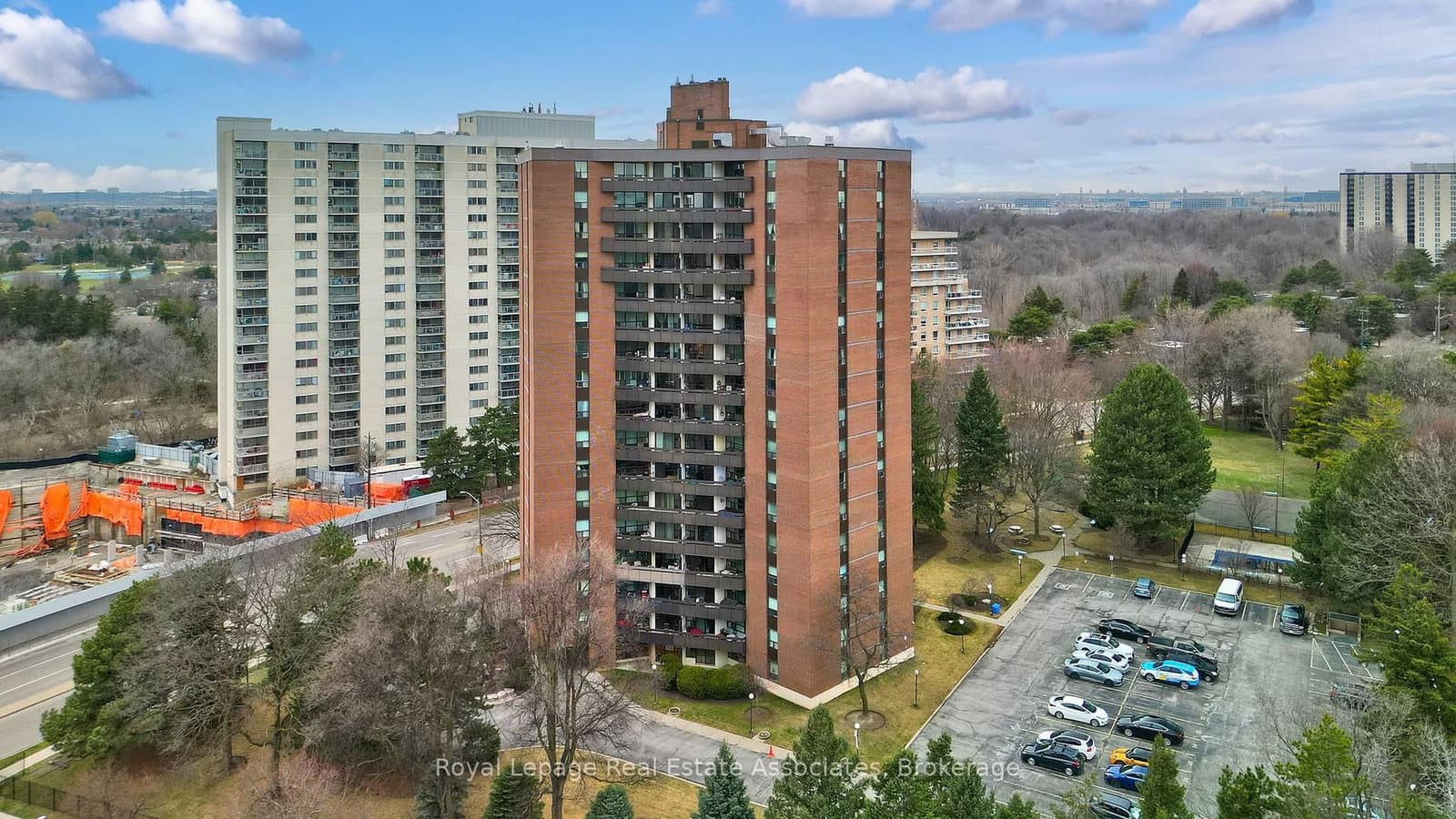 335 Mill Road, Unit 1406 thumbnail 2