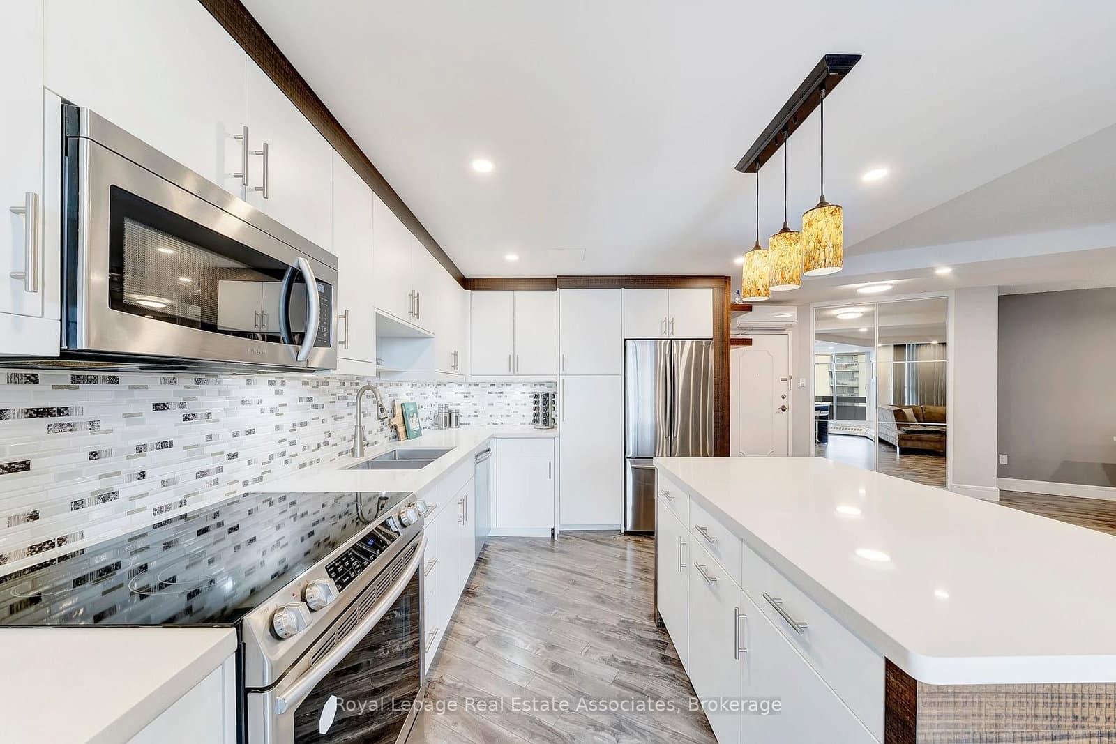 335 Mill Road, Unit 1406 thumbnail 8