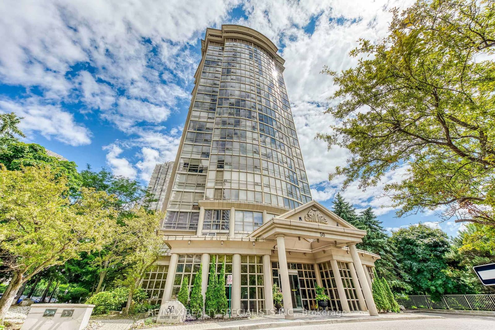 #604 - 50 Eglinton Avenue W