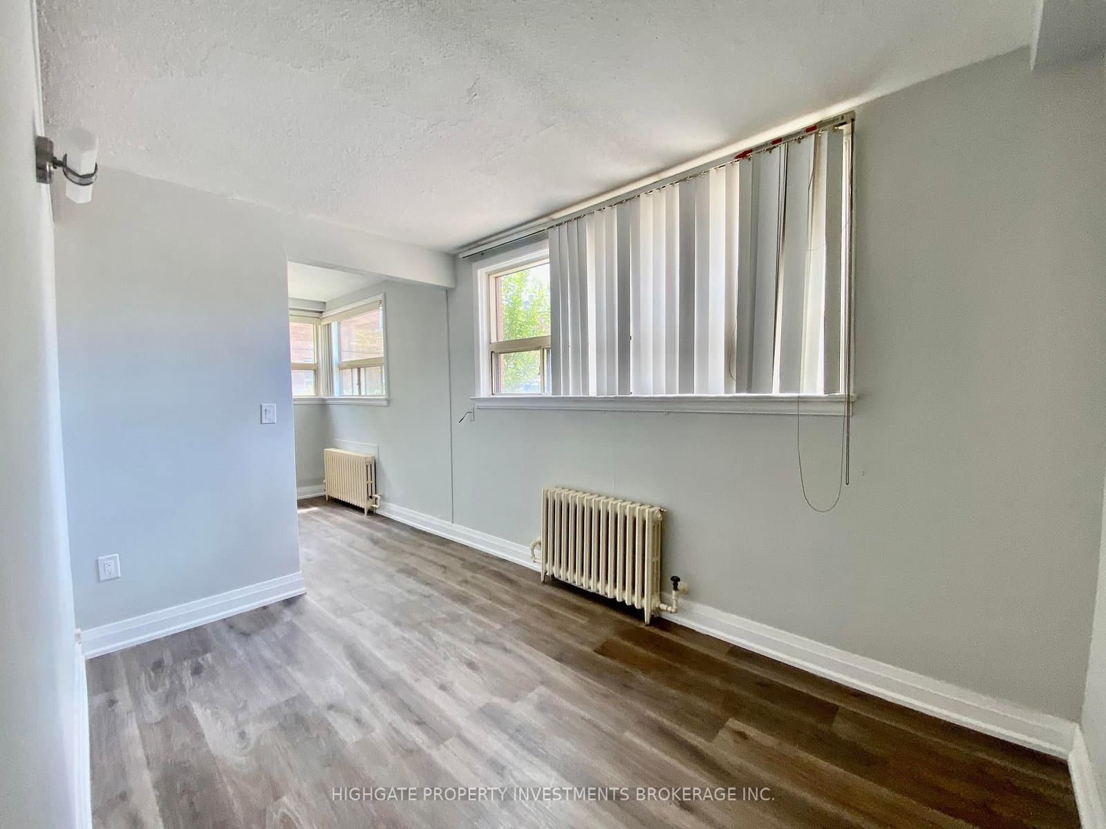 34 Erlesmere Avenue, Unit 3 thumbnail 6