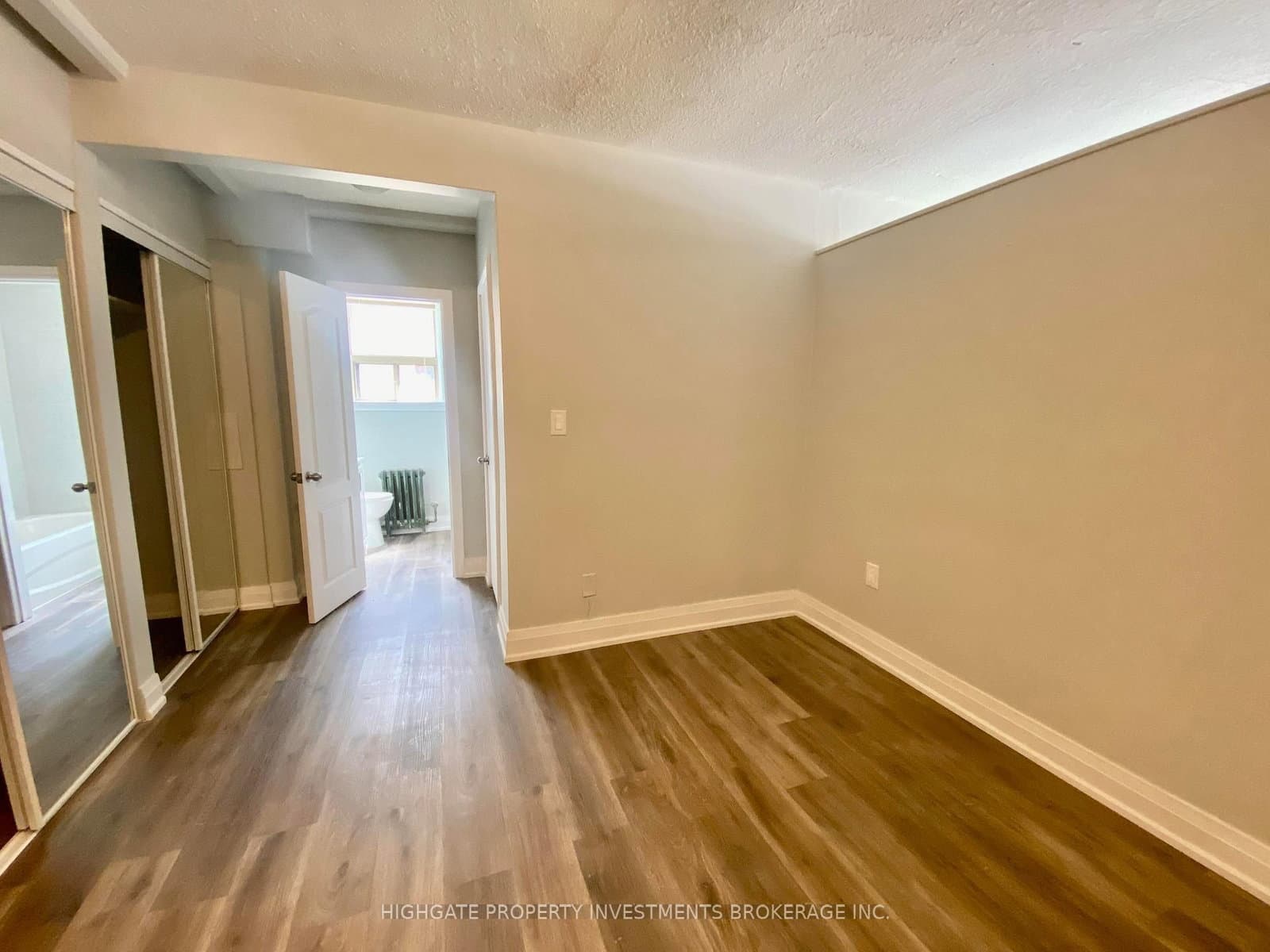 34 Erlesmere Avenue, Unit 3 thumbnail 9