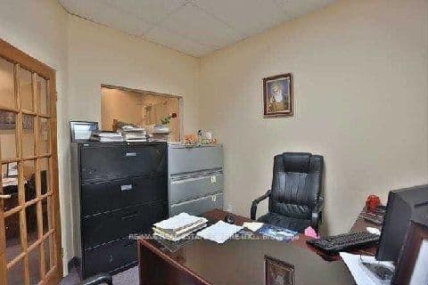 49 Hillcrest Avenue, Unit 202 thumbnail 4
