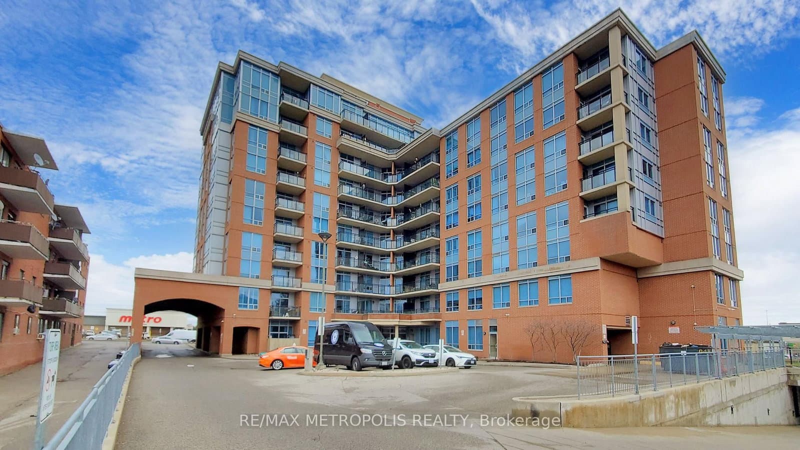 #403 - 2772 Keele Street