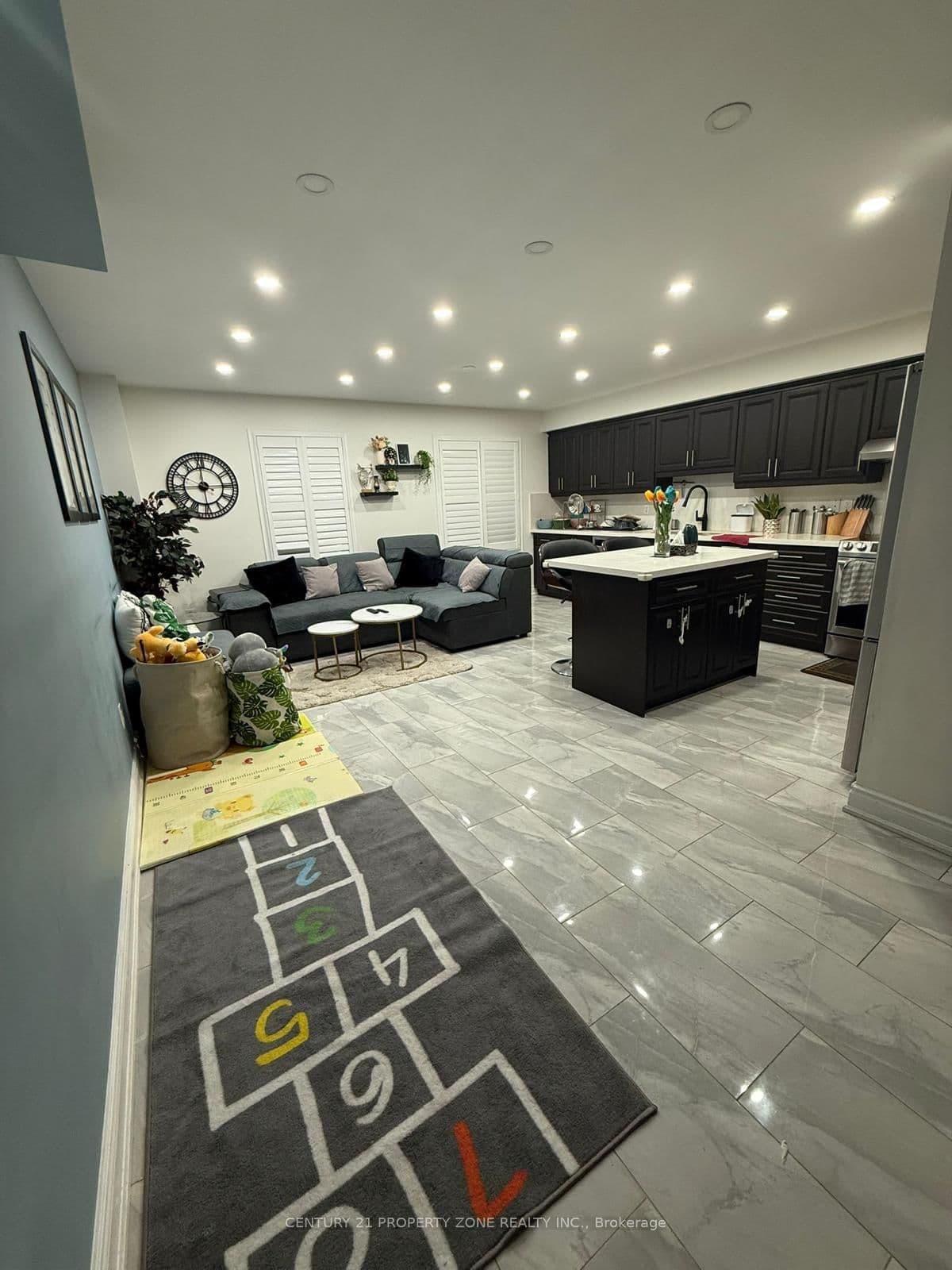 321 Aspendale Crescent thumbnail 11