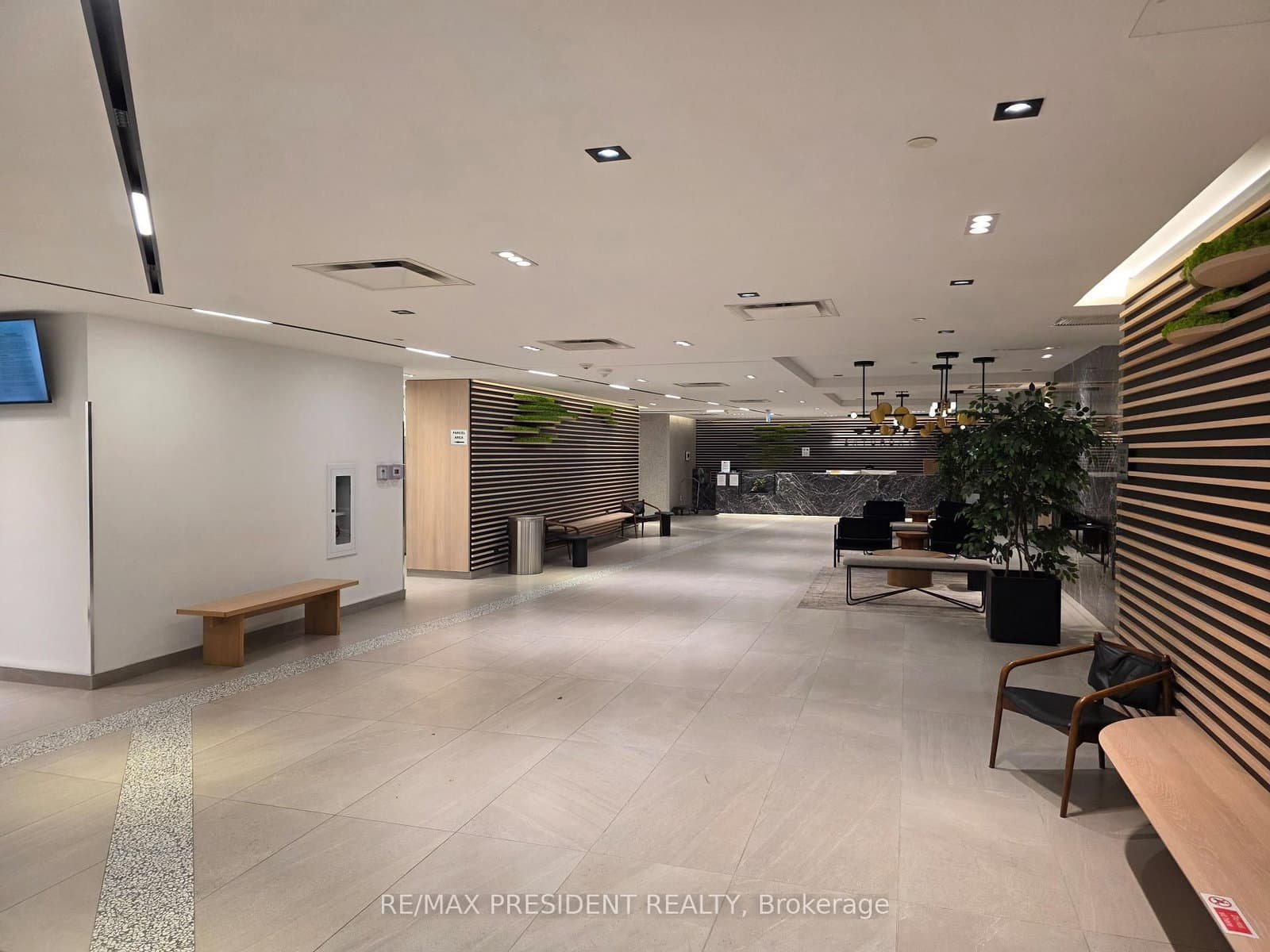 60 George Butchart Drive, Unit 112 thumbnail 4