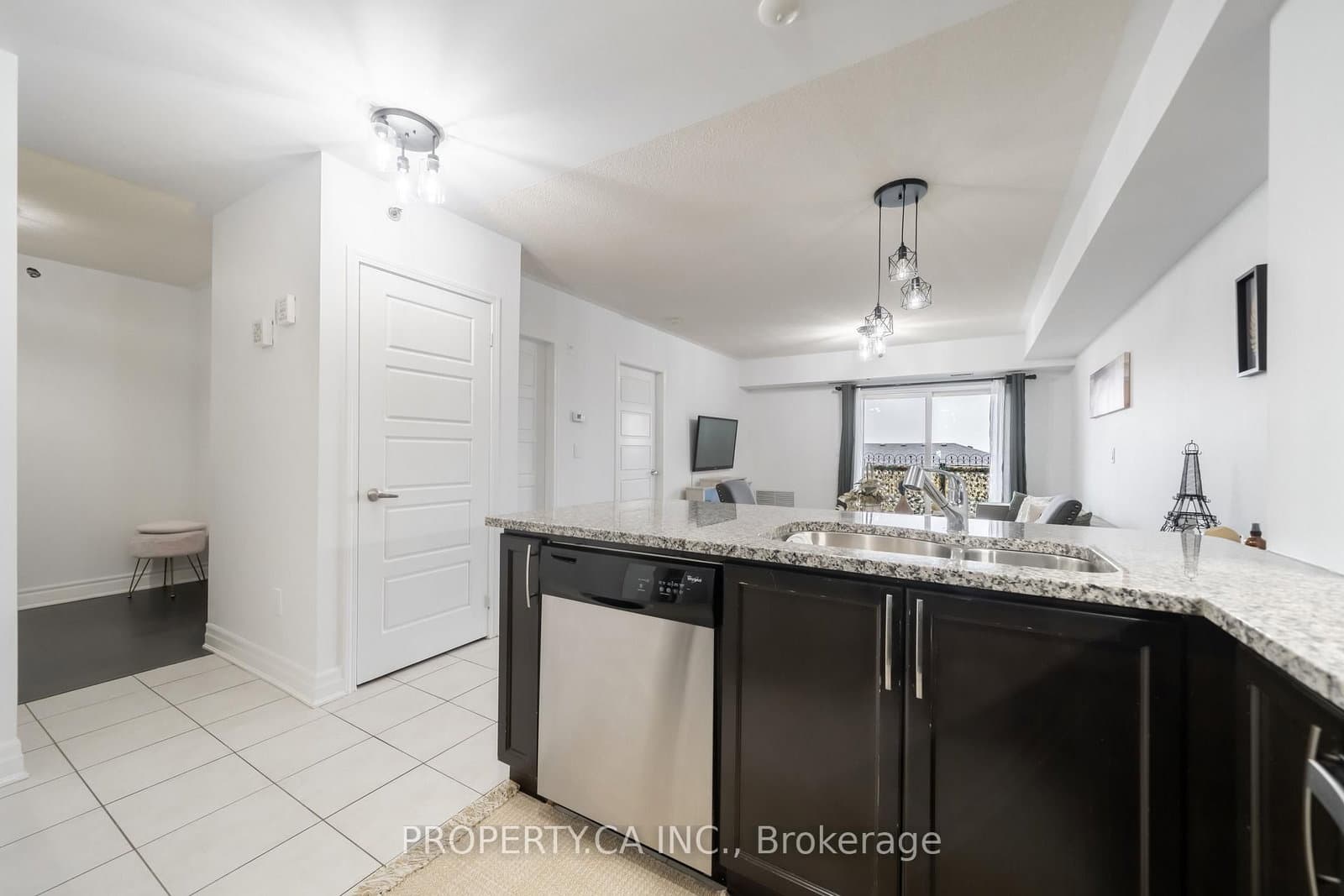 70 Baycliffe Crescent, Unit 412 thumbnail 3